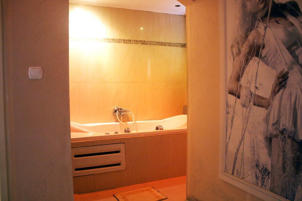 The Crystal Blue Hotel Athens Ngoại thất bức ảnh