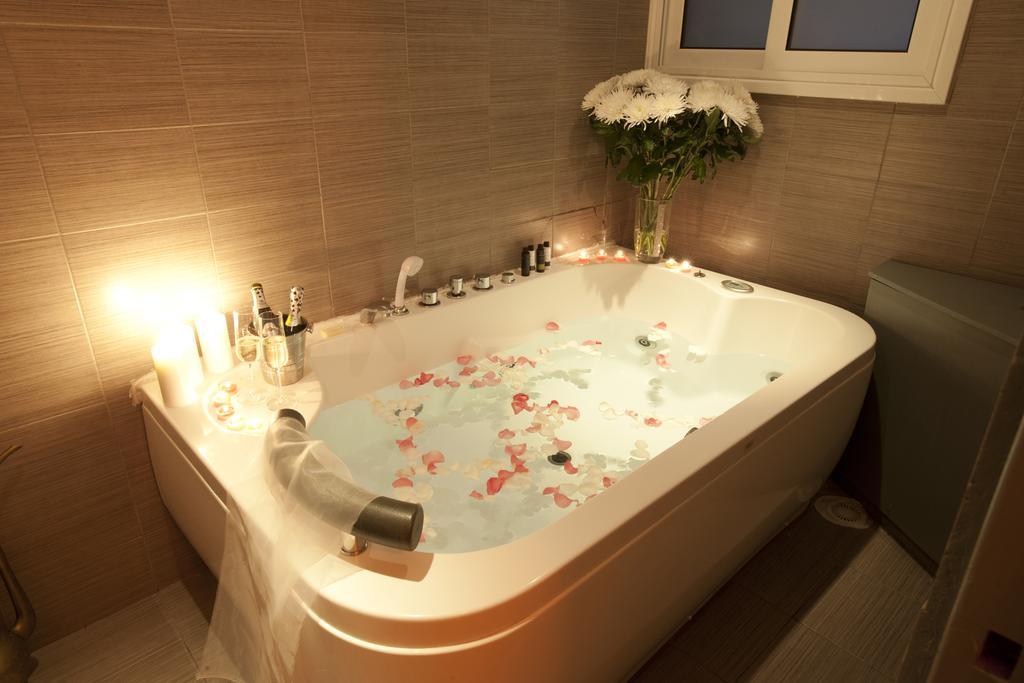 The Crystal Blue Hotel Athens Ngoại thất bức ảnh